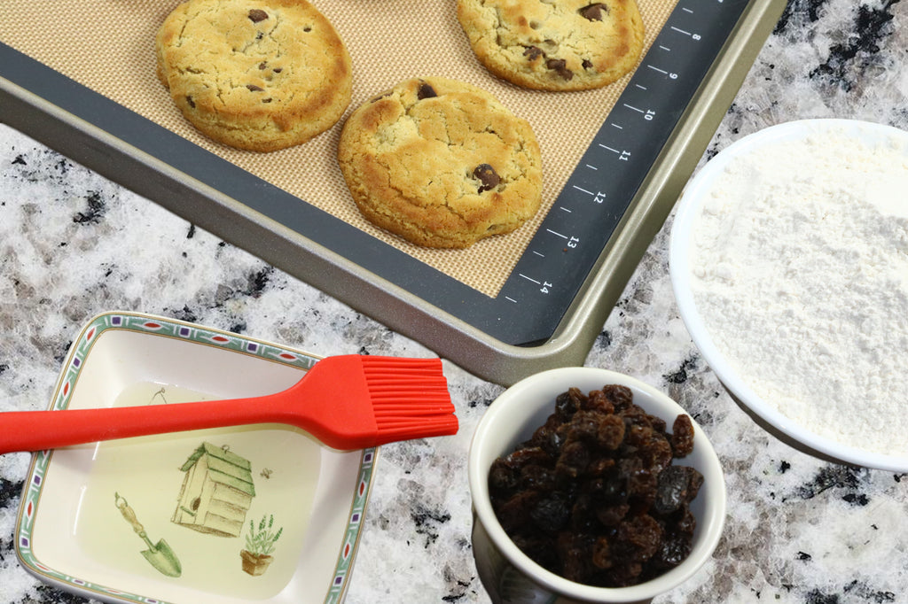 Silicone baking mats are the key to baking cookies